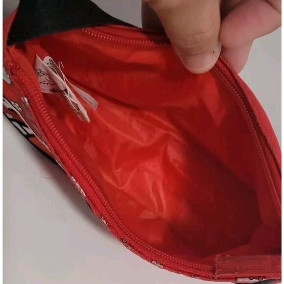 Hello Kitty Sanrio Red Handbag Purse Zip Closure - Picture 7 of 9